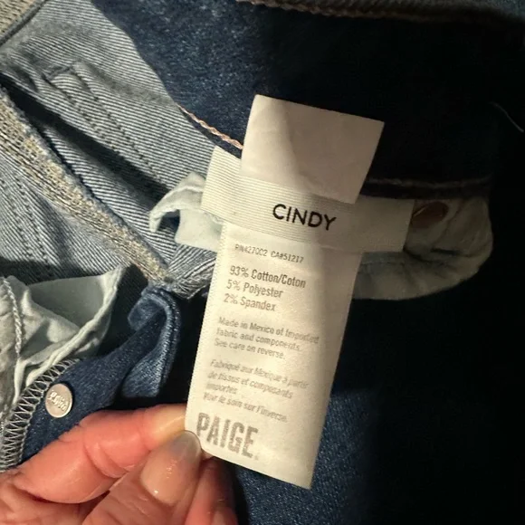 (23) NWT Paige Cindy Crop Jeans - Picture 7 of 10